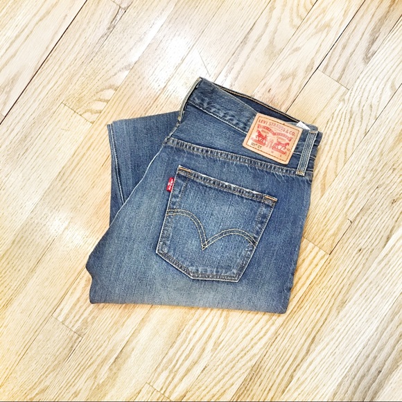 levi button up jeans
